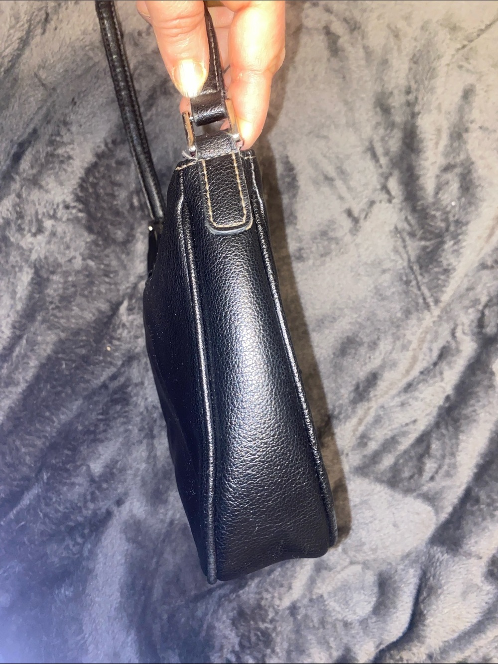Liz Claiborne Black Pebbled Leather Shoulder Bag with Front Zip Pocket - Picture 5 of 11